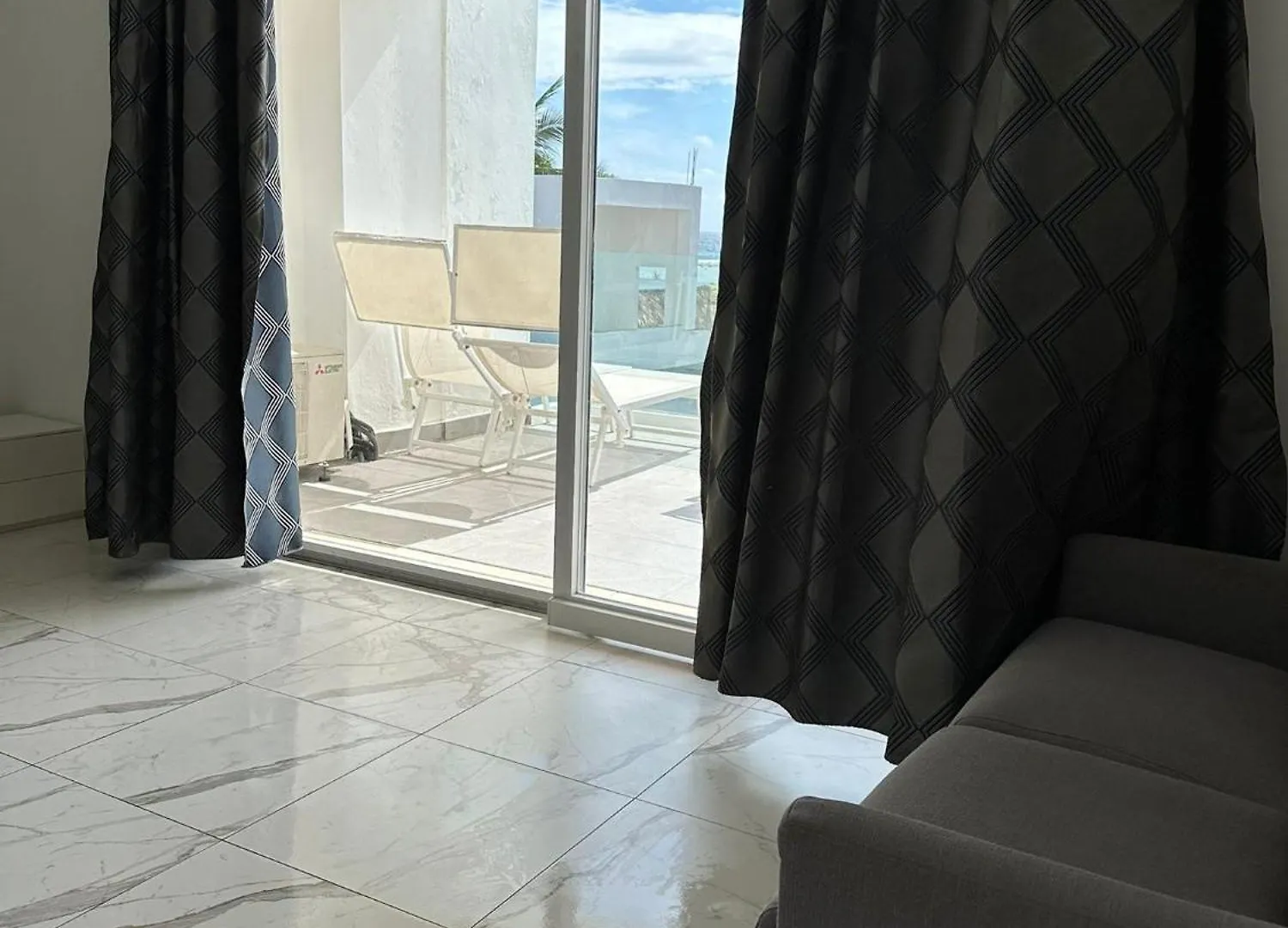 홈스테이 Boca Beach Residence Hotel 보카치카